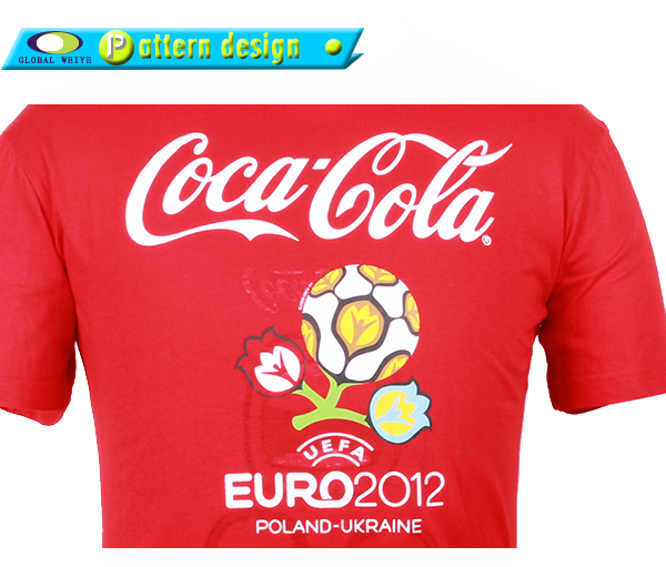 男士红色圆领印花T恤衫广告宣传